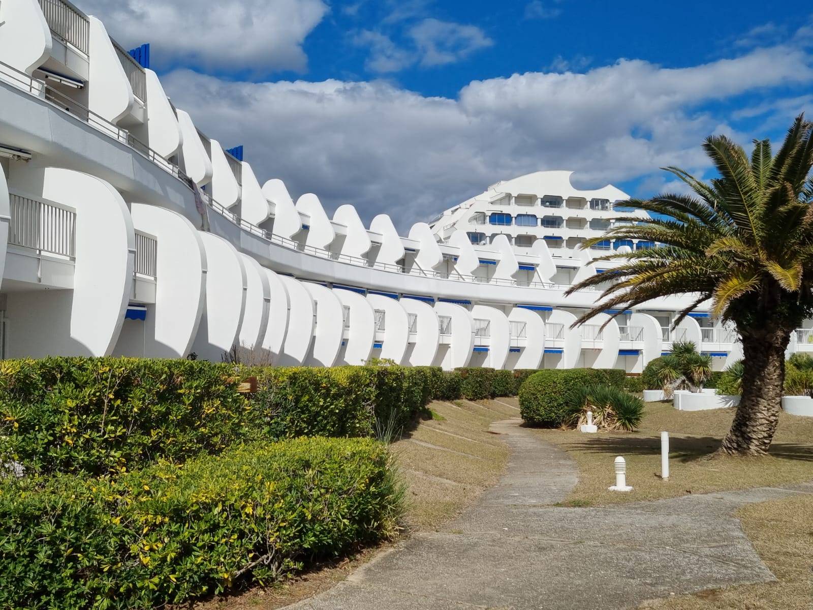 Opter pour une réalisation de façades en peinture D3 sur LA GRANDE MOTTE