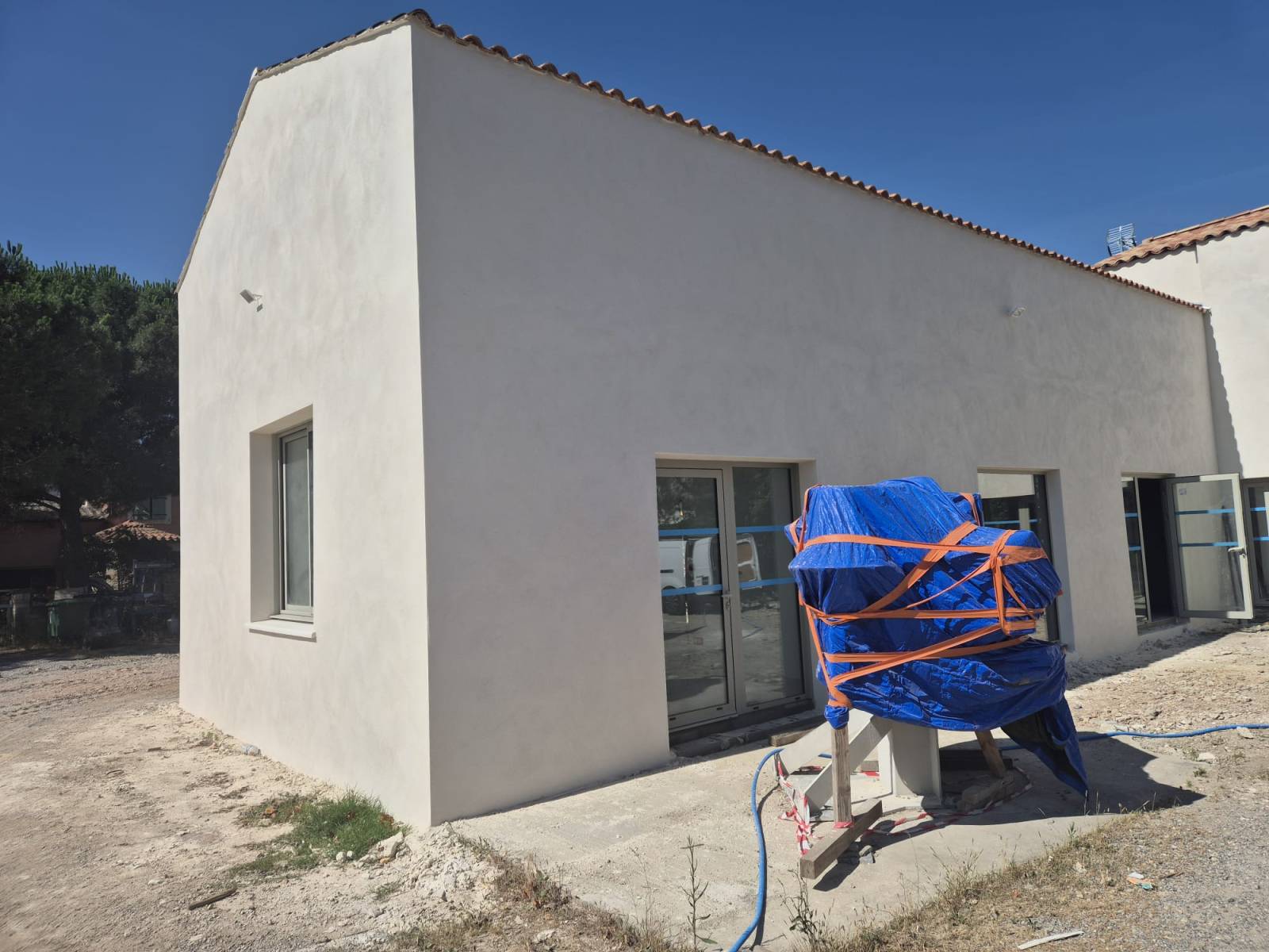 Réalisation d’un enduit monocouche – Finition décorative et protection des façades