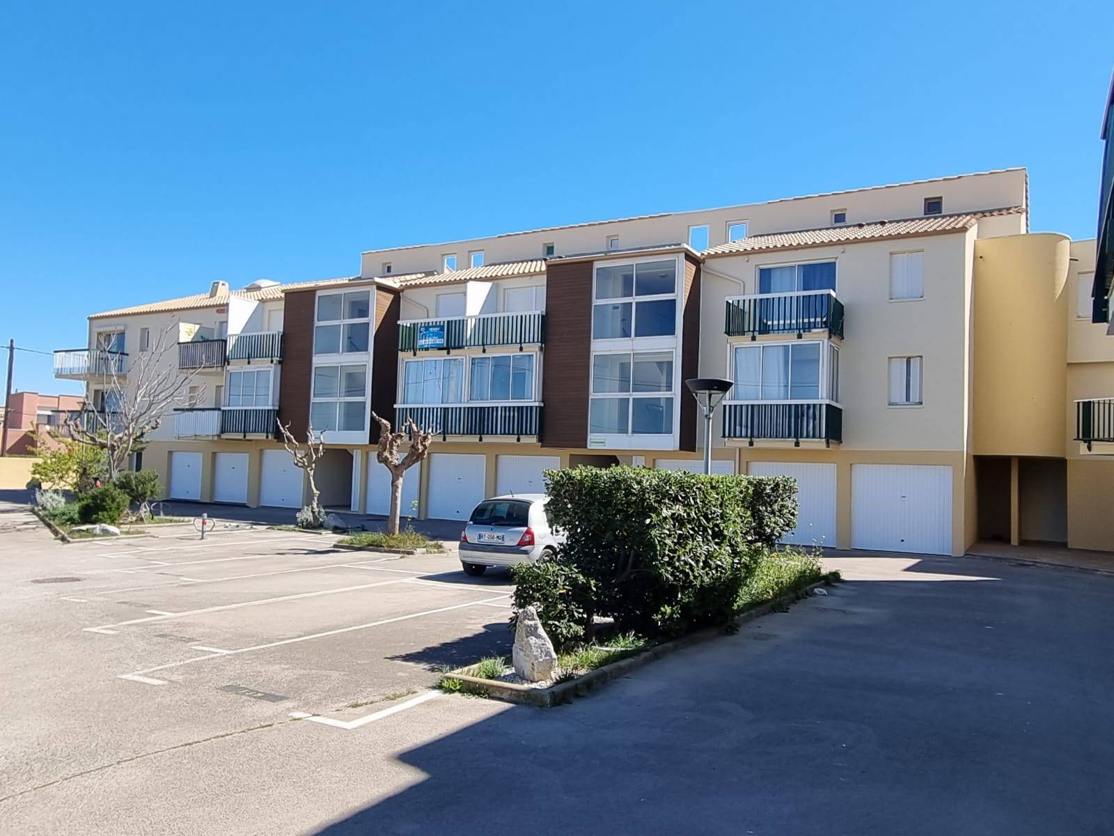 Rénover avec une peinture D3, un coup d'éclat pour la résidence Clair de Plage à FRONTIGNAN