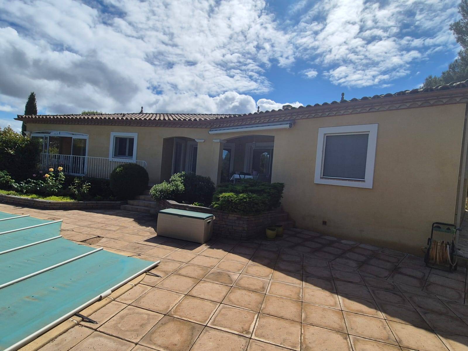 Application d’un revêtement I3 lisse – Imperméabilisation et protection des façades