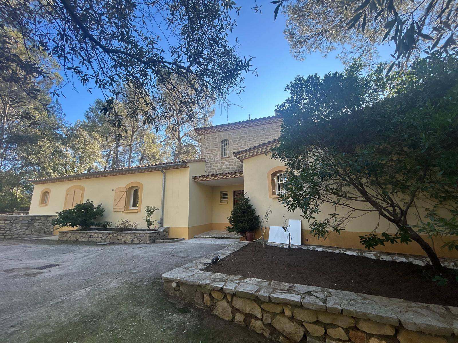 Peinture extérieure I3 – Ravalement de façade à Montferrier-sur-Lez