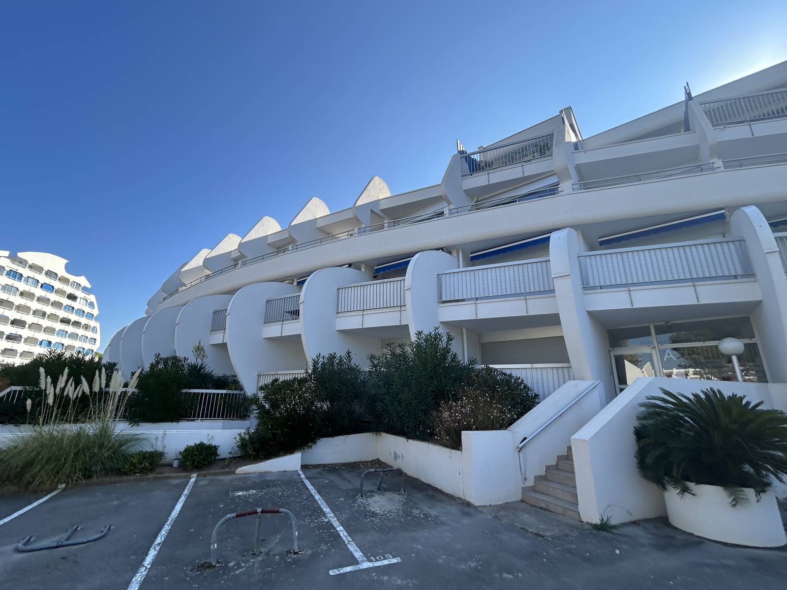 Peinture D3 – Résidence Le Thalassa, La Grande-Motte