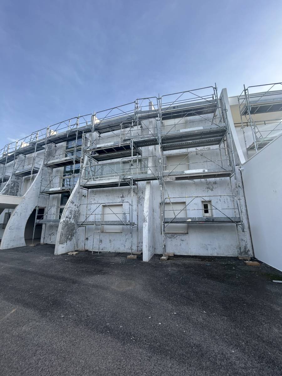 Réaliser un décapage de façade avant toutes applications