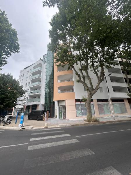 Travaux de peinture et décapage à la Résidence Élysée 2000