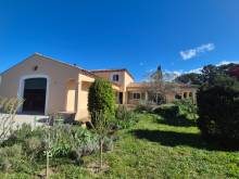 Notre zone d'activité pour ce service Faire peindre un plafond avec une finition mate lessivable pour un rendu esthétique et un entretien simplifié dans les pièces de vie d'une maison à